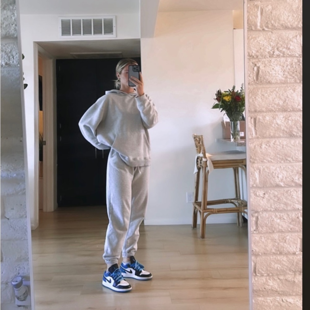 Elwood Clothing: Heather Grey Sweatpants (Core Collection)